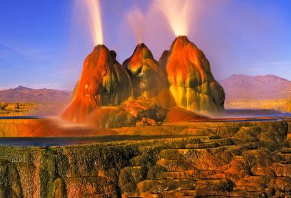 نبع Fly Geyser  عجيبة طبيعية إستثنائية